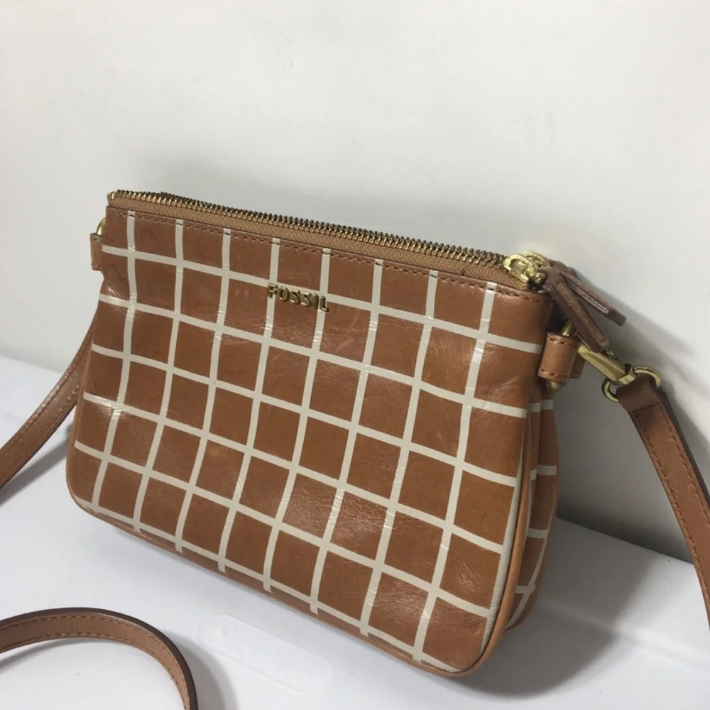 Fossil tan and white checkered leather crossbody bag. - Picture 5 of 14